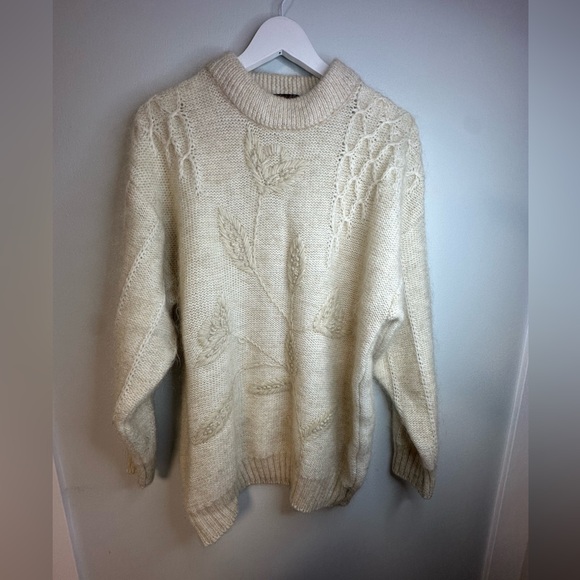 Gorgeous 3D Mohair  Floral Neutral Winter Cozy Knit Sweater - Picture 9 of 16